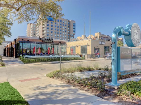 1031 W 23rd Street, Houston TX 77008