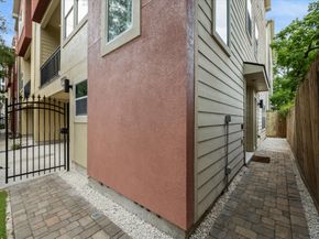 1031 W 23rd Street, Houston TX 77008