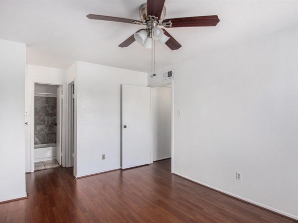 18511 Egret Bay Boulevard 402, Webster TX 77058