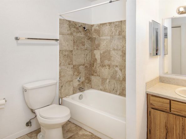 18511 Egret Bay Boulevard 402, Webster TX 77058