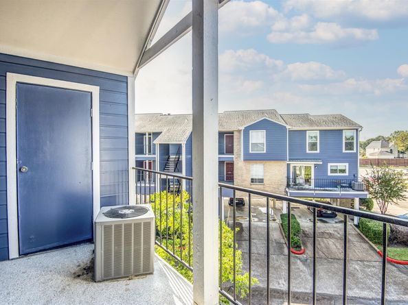 18511 Egret Bay Boulevard 402, Webster TX 77058