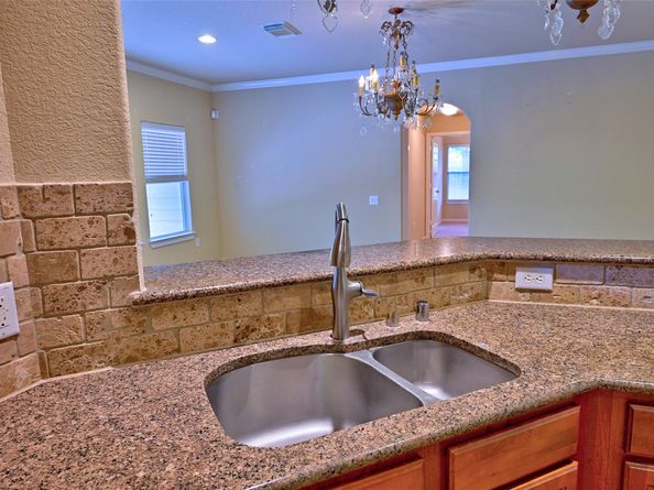 6 Windsor Bridge Drive, Conroe TX 77384