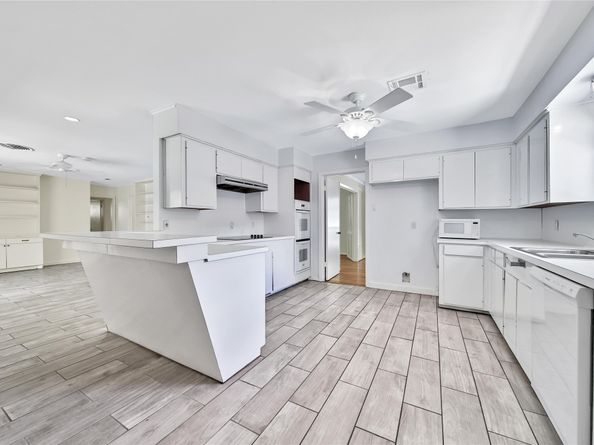 8819 S Rice Avenue, Houston TX 77096