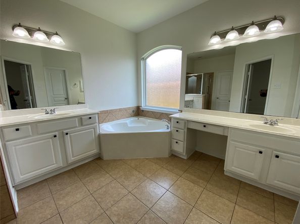 9535 Empress Crossing Drive, Spring TX 77379