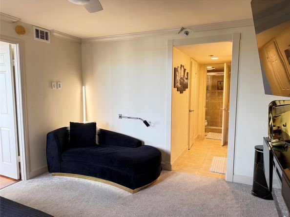 3525 Sage Road 904, Houston TX 77056