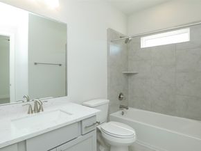 121B E 43rd Street, Houston TX 77018