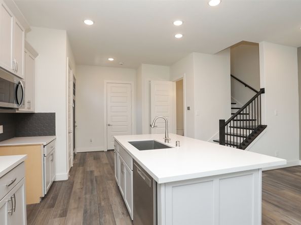 121B E 43rd Street, Houston TX 77018