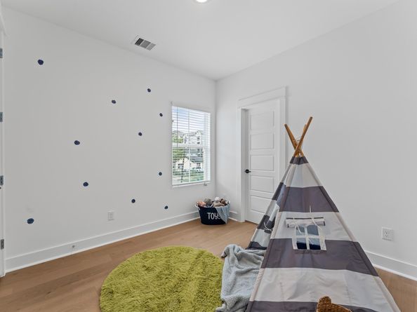 332 Neyland Street, Houston TX 77022