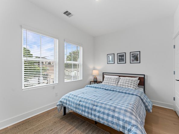 332 Neyland Street, Houston TX 77022