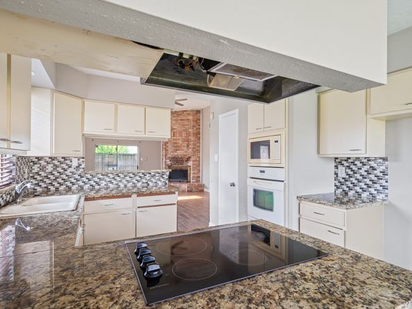 12007 Longbrook Drive, Houston TX 77099