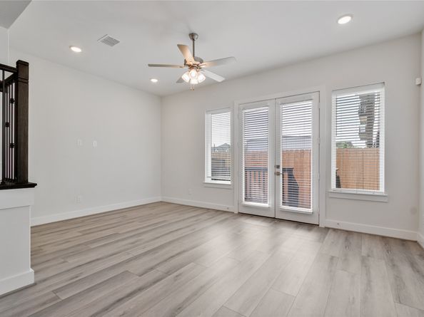 912B W 21st Street, Houston TX 77008