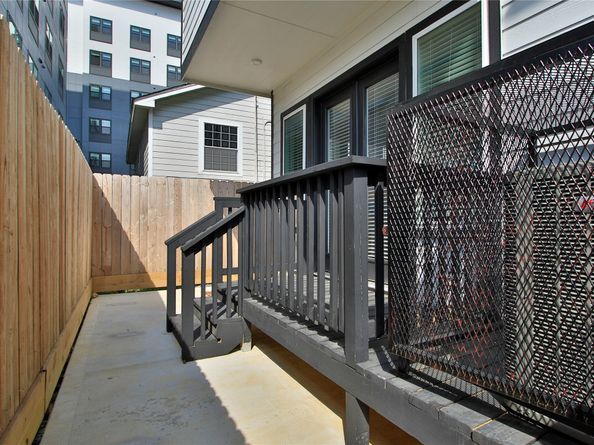 912B W 21st Street, Houston TX 77008