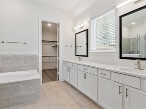 912B W 21st Street, Houston TX 77008