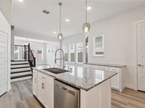 912B W 21st Street, Houston TX 77008