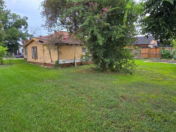 6712 Avenue J, Houston TX 77011