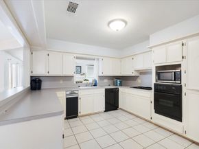 6514 Oakland Hills Drive, Houston TX 77069