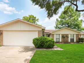 7375 Addicks Clodine Road, Houston TX 77083