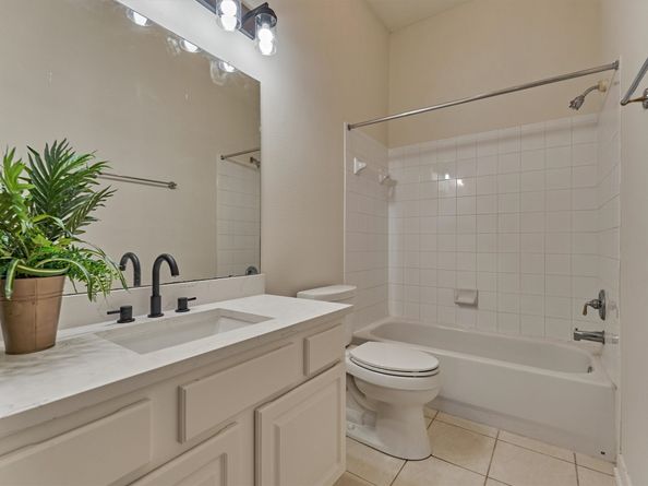 27 S Belfair Place, The Woodlands TX 77382