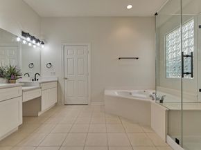 27 S Belfair Place, The Woodlands TX 77382