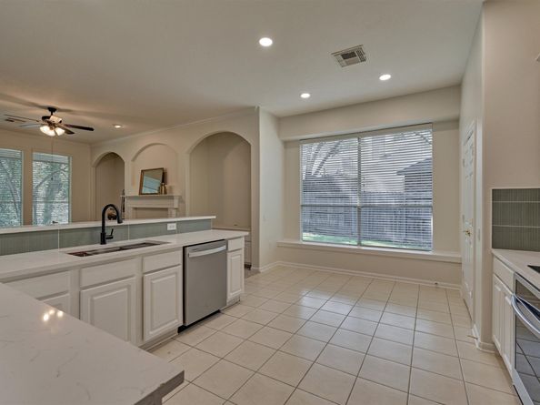 27 S Belfair Place, The Woodlands TX 77382