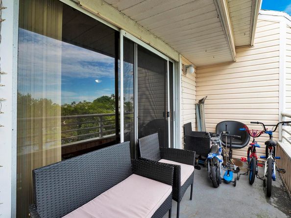 3413 NW 44th St 205, Lauderdale Lakes FL 33309