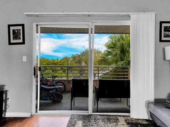 3413 NW 44th St 205, Lauderdale Lakes FL 33309