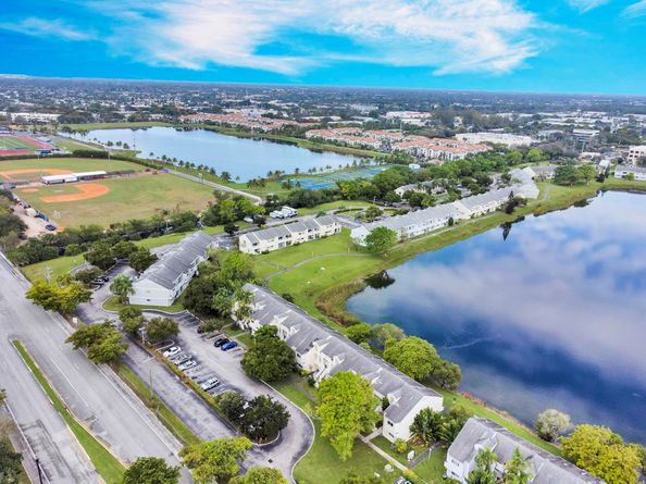 3413 NW 44th St 205, Lauderdale Lakes FL 33309
