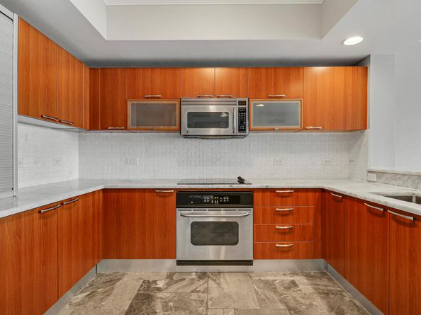 2650 Lake Shore Drive 1105, Riviera Beach FL 33404