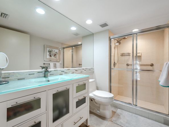 7485 Glendevon Lane 1107, Delray Beach FL 33446