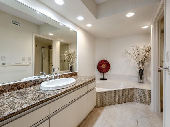 7485 Glendevon Lane 1107, Delray Beach FL 33446