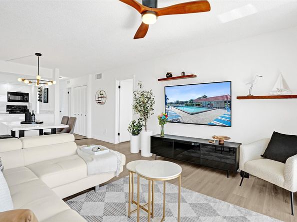 8900 Washington Blvd PH11, Hollywood FL 33025