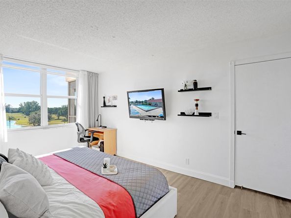 8900 Washington Blvd PH11, Hollywood FL 33025