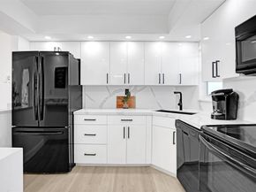 8900 Washington Blvd PH11, Hollywood FL 33025