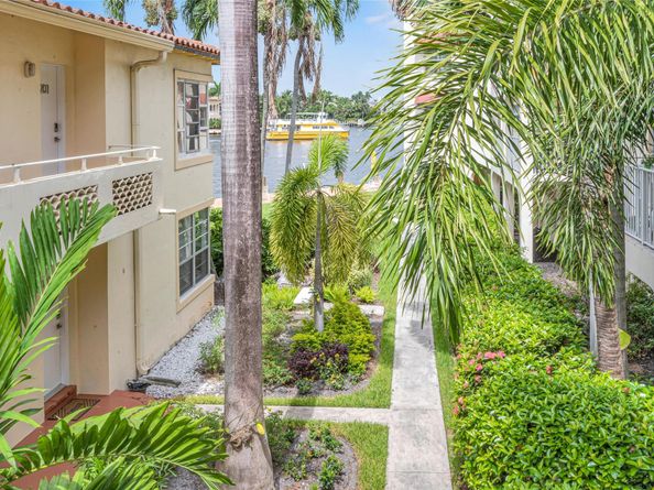 341 N Birch Rd 204, Fort Lauderdale FL 33304