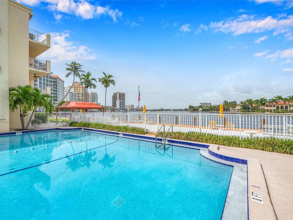 341 N Birch Rd 204, Fort Lauderdale FL 33304