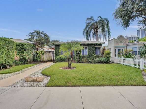 1626 Tyler St, Hollywood FL 33020