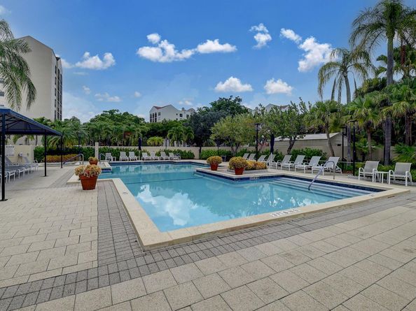 7564 Regency Lake Drive 701, Boca Raton FL 33433