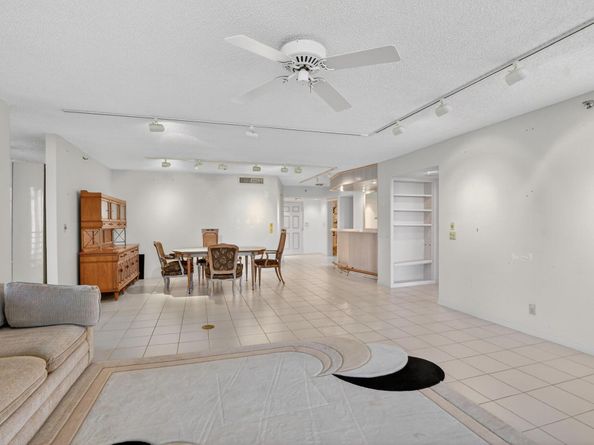 7564 Regency Lake Drive 701, Boca Raton FL 33433