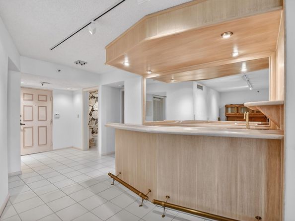 7564 Regency Lake Drive 701, Boca Raton FL 33433