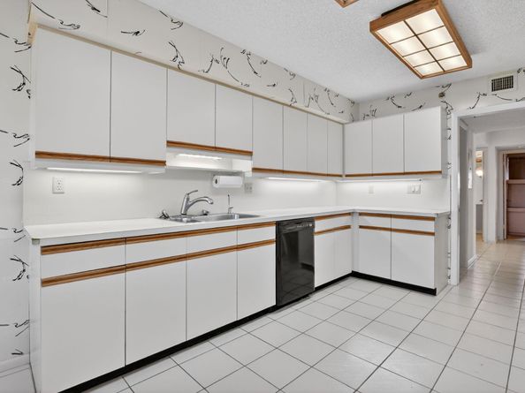 7564 Regency Lake Drive 701, Boca Raton FL 33433