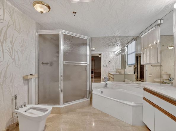 7564 Regency Lake Drive 701, Boca Raton FL 33433