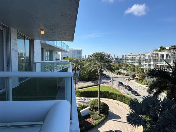 10 Venetian Way 502, Miami Beach FL 33139