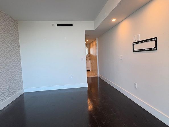 10 Venetian Way 502, Miami Beach FL 33139