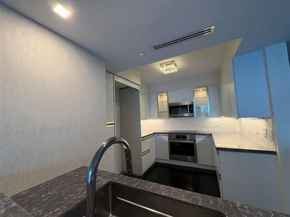 10 Venetian Way 502, Miami Beach FL 33139