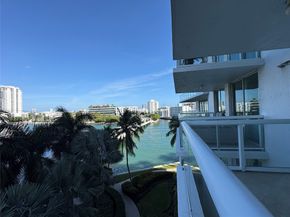 10 Venetian Way 502, Miami Beach FL 33139