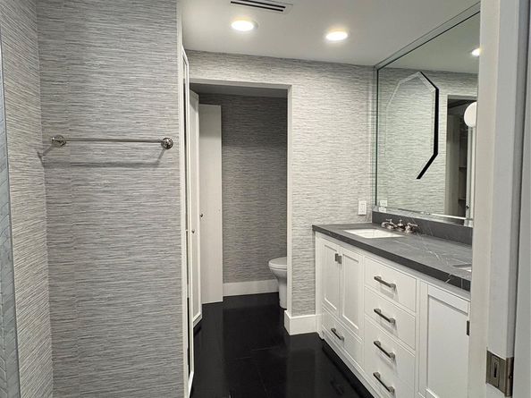 10 Venetian Way 502, Miami Beach FL 33139