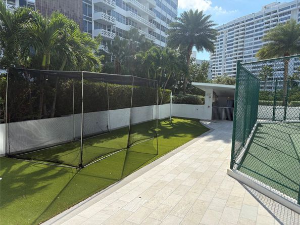 10 Venetian Way 502, Miami Beach FL 33139
