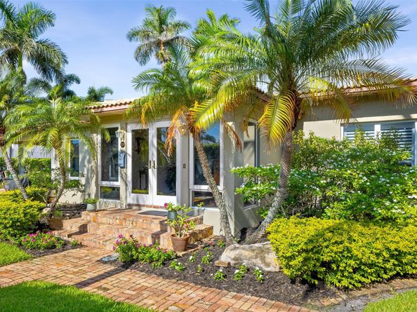 359 Poinciana Dr, Fort Lauderdale FL 33301