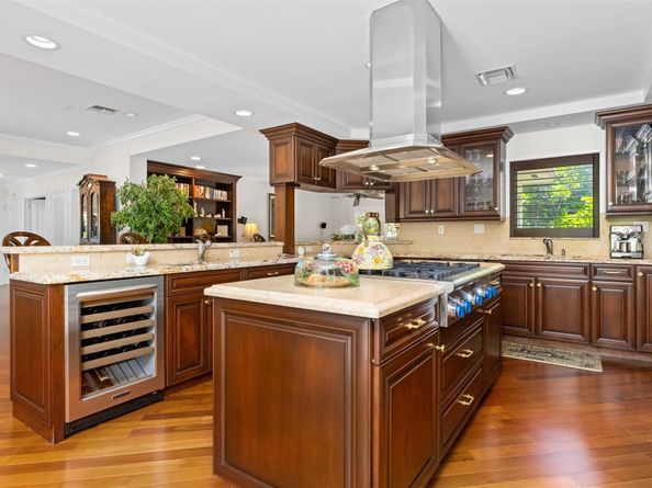 359 Poinciana Dr, Fort Lauderdale FL 33301