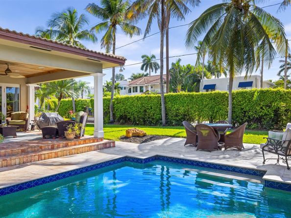 359 Poinciana Dr, Fort Lauderdale FL 33301